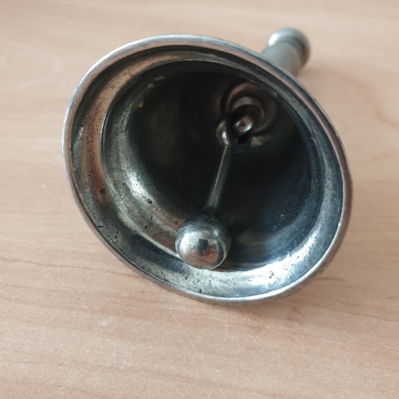 Campanacci mucche: Alte Massive Hand Zinn Glocke – Usato da Winterthur venduto da katzen07 3