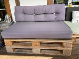 Palettenmöbel mit Sitzkisse