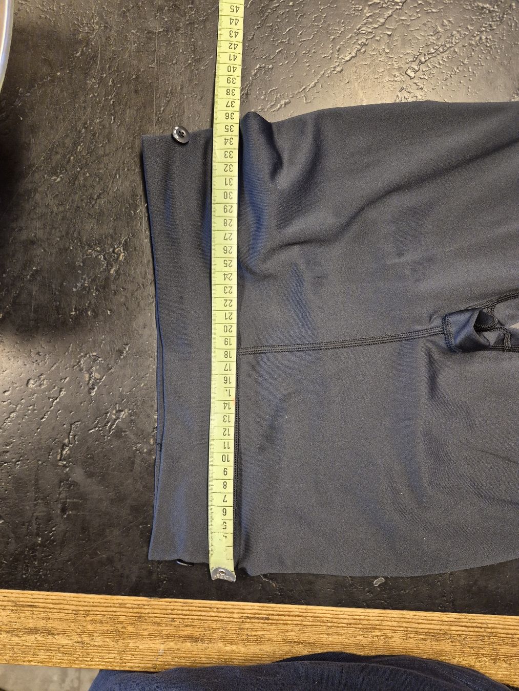 Pantaloni: On Runningpants – Usato da Scuol venduto da Niculaus 1