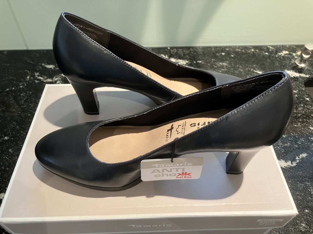 Tamaris Scarpe da donna: Neuer, dunkelblauer, eleganter Damenpumps – Nuovo e nell'imballaggio originale da Allschwil venduto da Loreleyla