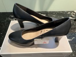 Neuer, dunkelblauer, eleganter Damenpumps