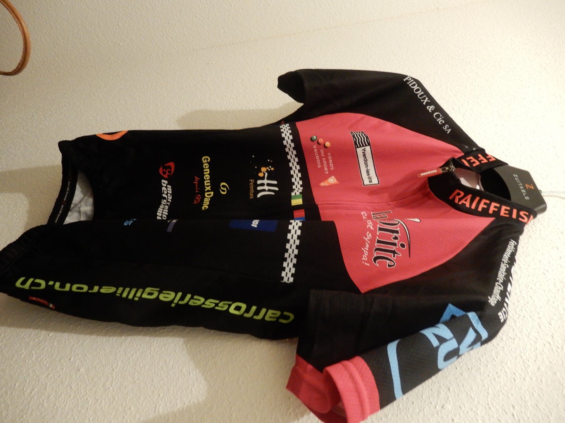 Pantaloni: Lot équipement cycliste – Usato da Cortaillod venduto da Eddi8 4