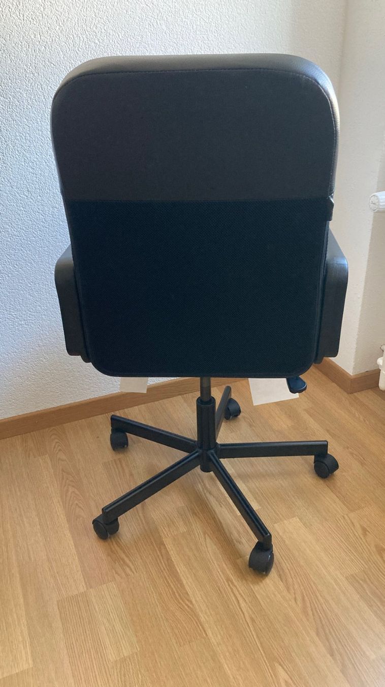 Ikea Sedie: Chaise de bureau pivotante noire – Usato da Biel/Bienne venduto da almercaa 1