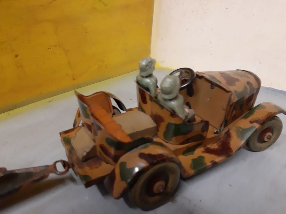 Kübelwagen et canon anti-char Tipco 5