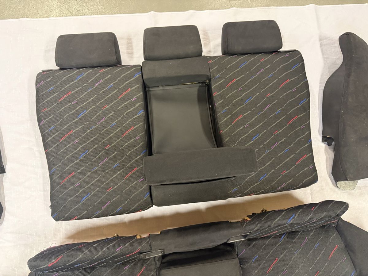 BMW Toutes les pièces auto: BMW E36 Touring Sitzbank hinten .  – D'occasion à Scherz par nidi79 2