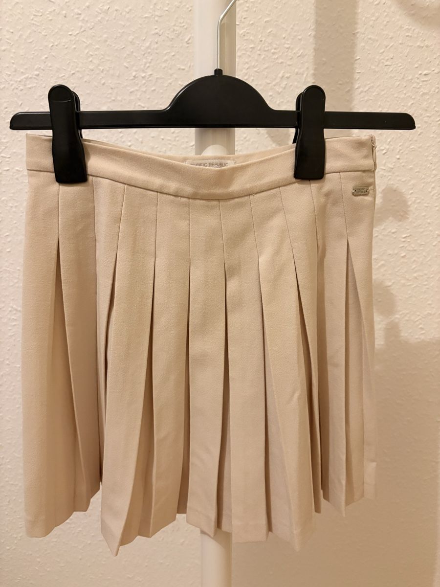 Pull&Bear Gonne: Jupe plissée – Nuovo (secondo la descrizione) da Chêne-Bougeries venduto da bru_bs9n