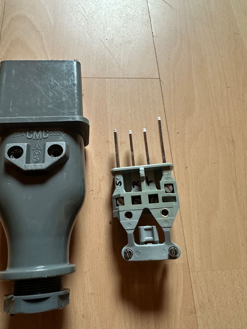 Spine: J 25/4 Polig Stecker CMC – Usato da Huttwil venduto da Bolpa 2