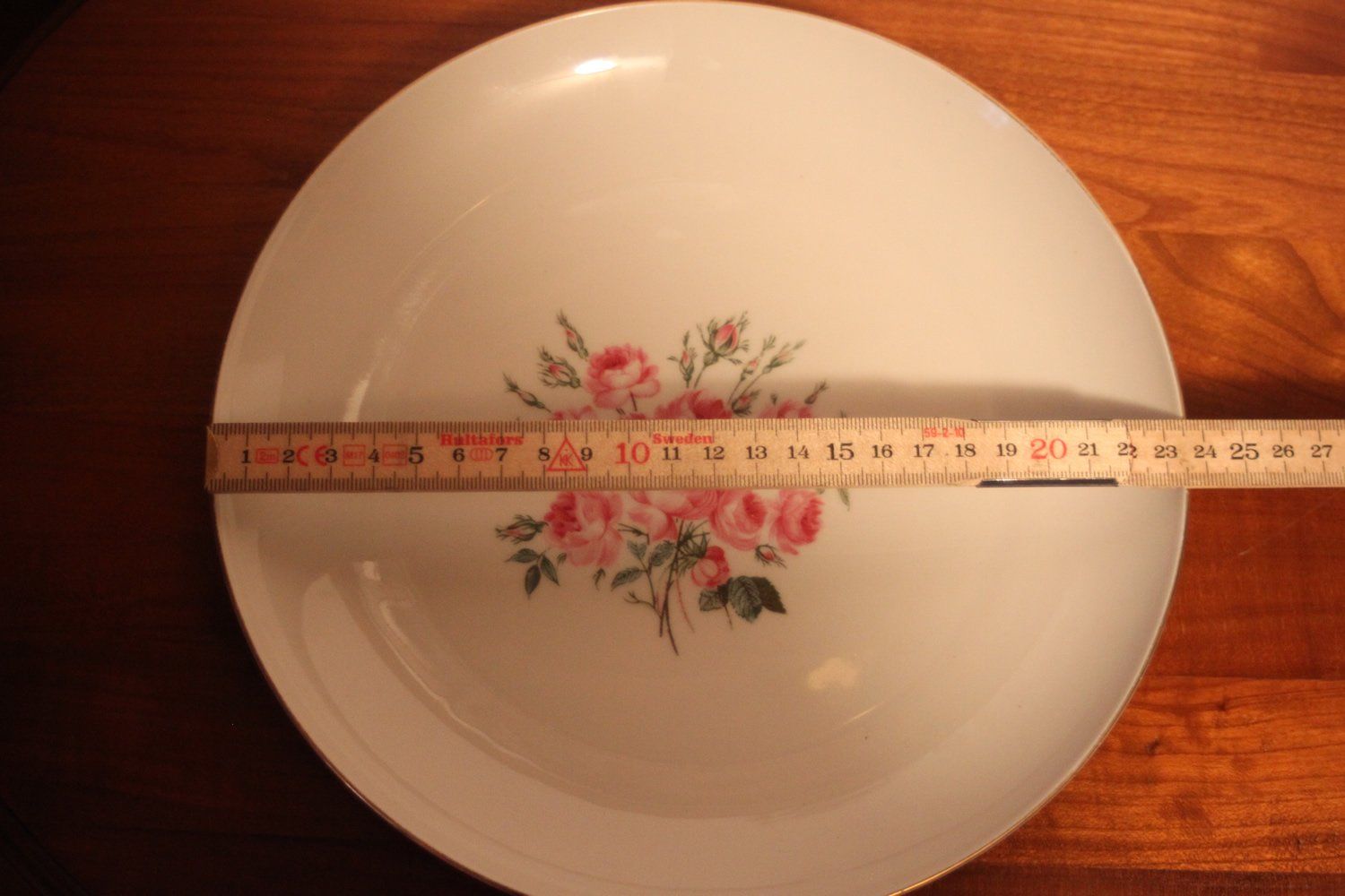 Piatti di portata: Runde Platte mit Rosen – Usato da Sumiswald venduto da Lottie22 4