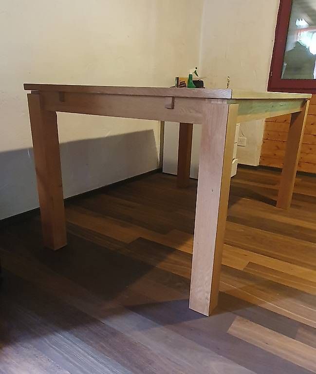 Tische: GRATIS Makelloser Jysk Holztisch – Gebraucht aus Neuhausen von Val3e_ 2