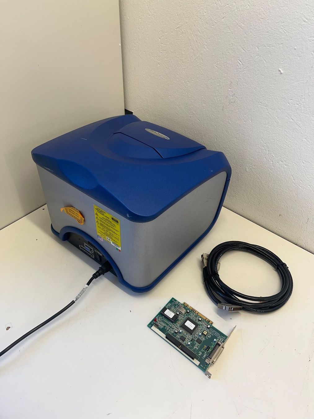 Accessori da laboratorio: Axon Labs GenePix Personal 4100A inkl. SCSI Interface Karte – Usato da Niederdorf venduto da LeptonAG_Labor 1