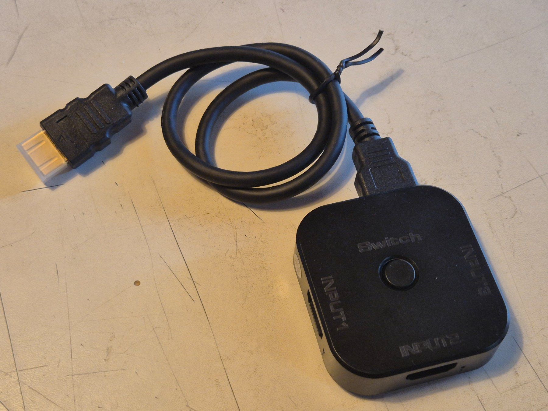 Adaptateurs: 3-fach HDMI 2.1 8K Adapter Splitter Switch Umschaltbox – Neuf avec emballage d'origine à Pratteln par Motodrom 1