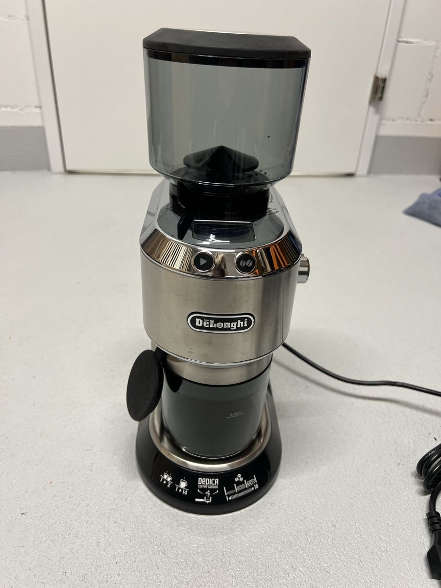 De'Longhi Kaffeemaschinen & Espressomaschinen: DeLonghi Dedica Kaffeemühle – Gebraucht aus Pfeffikon LU von tih_pp9c 1