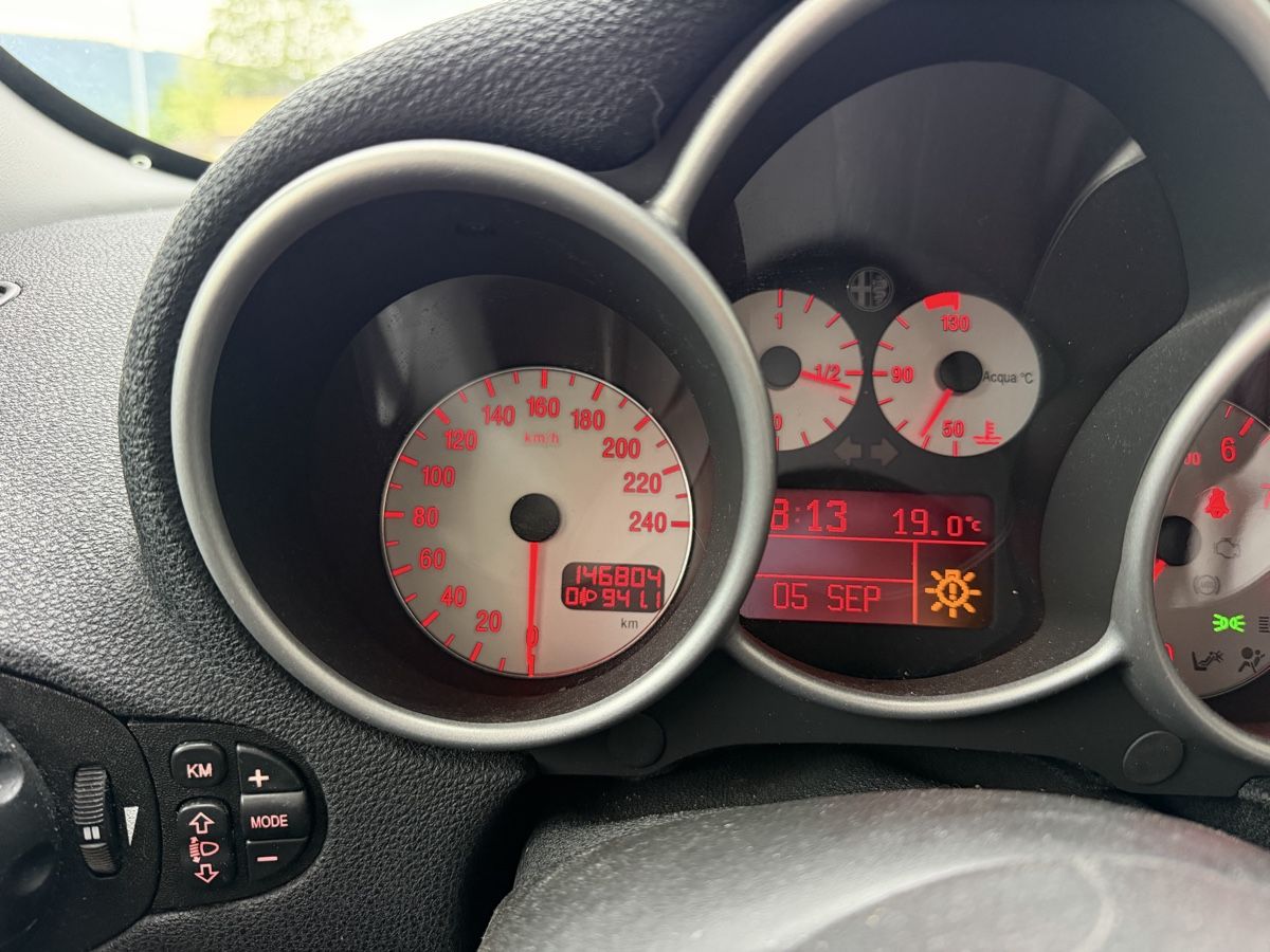 Alfa Romeo Automobili: Alfa 147 1.6 – Usato da Villiers venduto da italiano0110 5