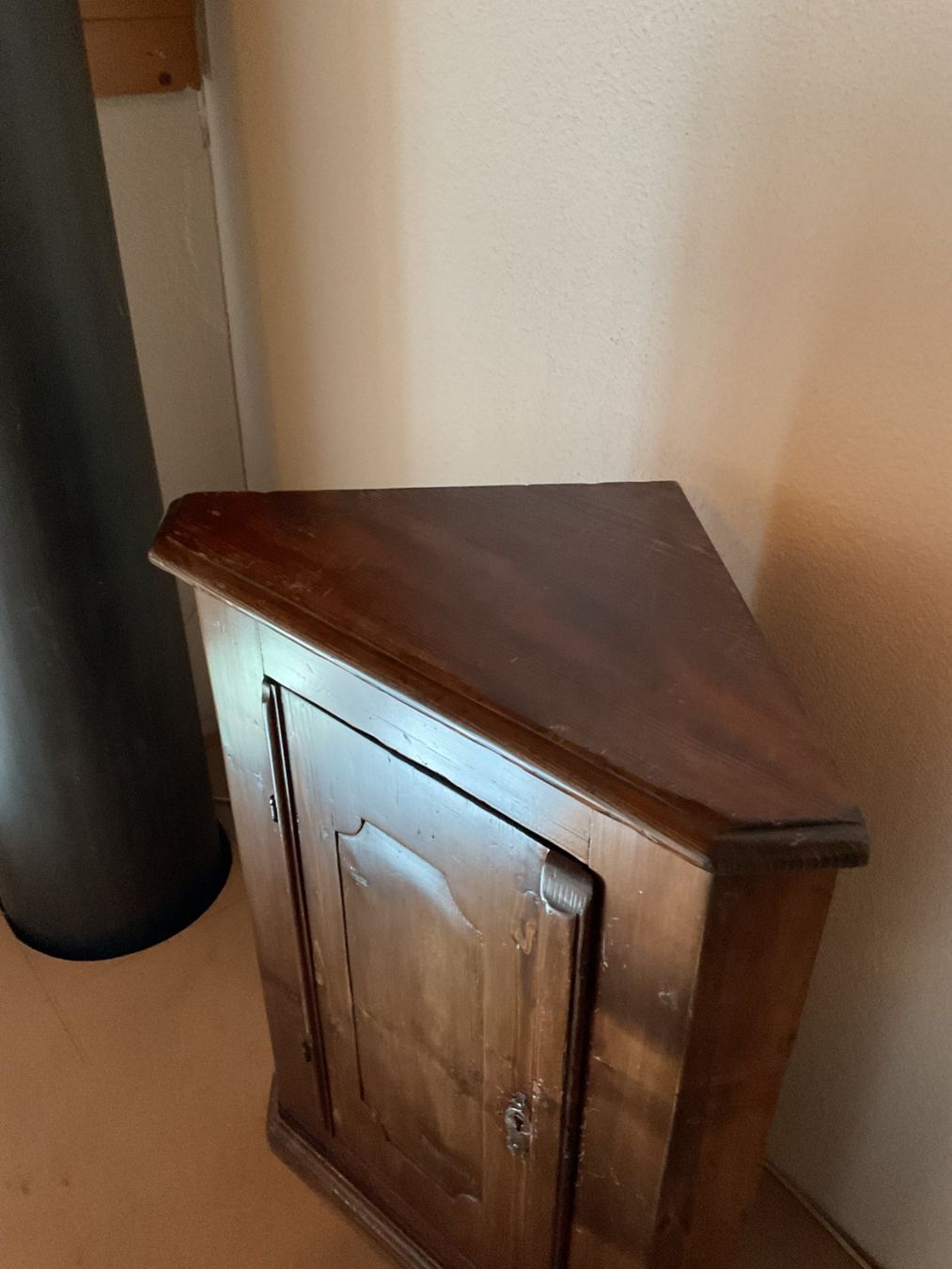 Commodes: Eckmöbel – D'occasion à Buchrain par avmnv 1