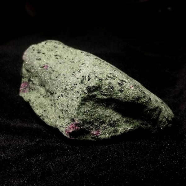 Minerali & Pietre curative: Rubin in Zoisit Rohstein – Nuovo (secondo la descrizione) da Walenstadt venduto da vkt_qc8d 1