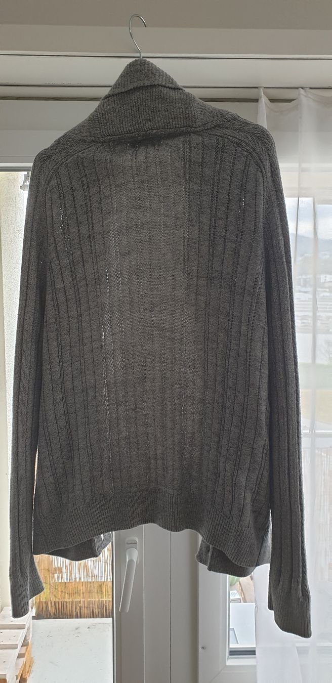 Giacche: Strickjacke Grösse L Grau – Usato da Richterswil venduto da Bardock0124 1