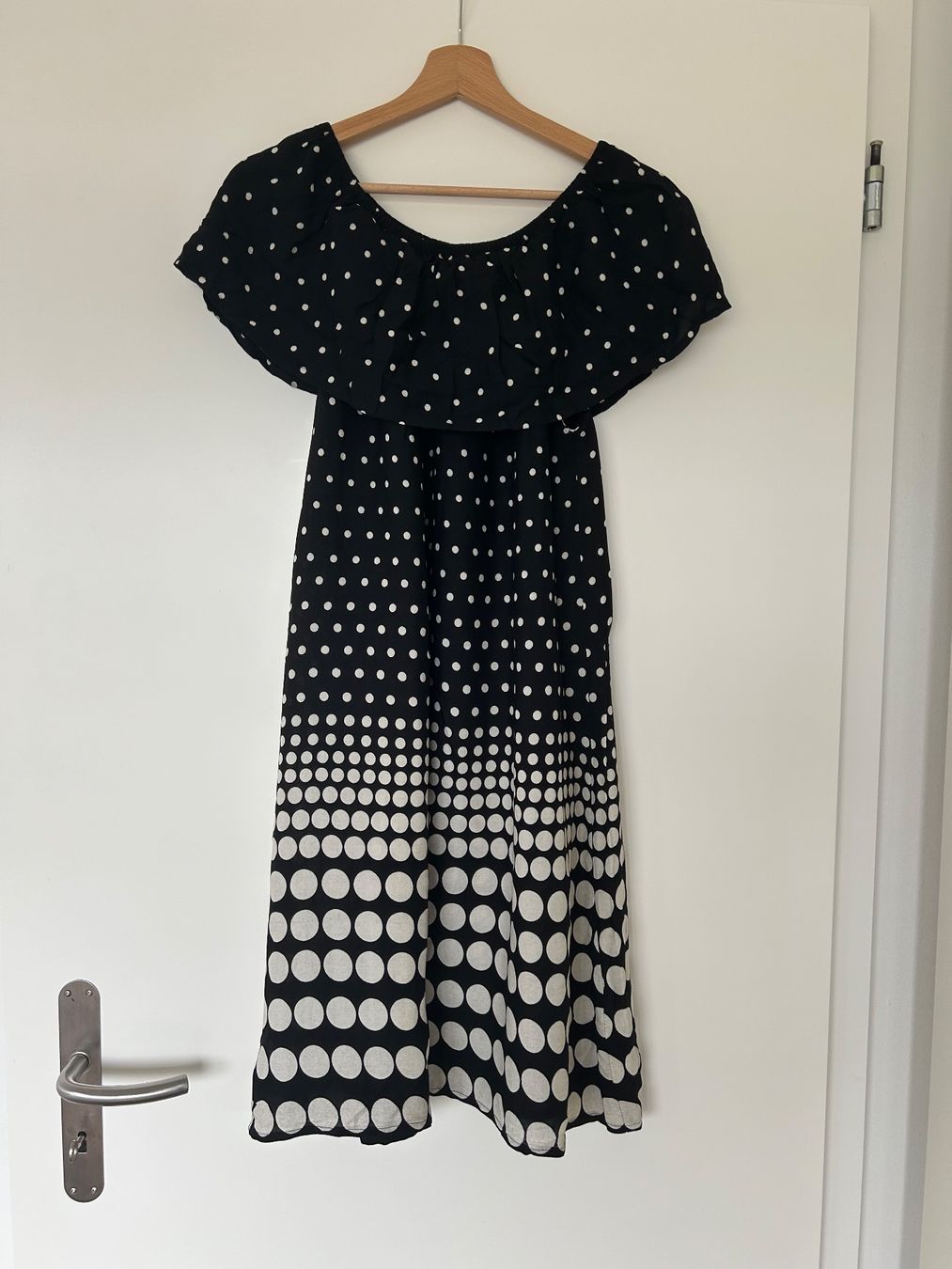 Vestiti: Off-shoulder Dress – Nuovo (secondo la descrizione) da Erlenbach ZH venduto da Syssi_C