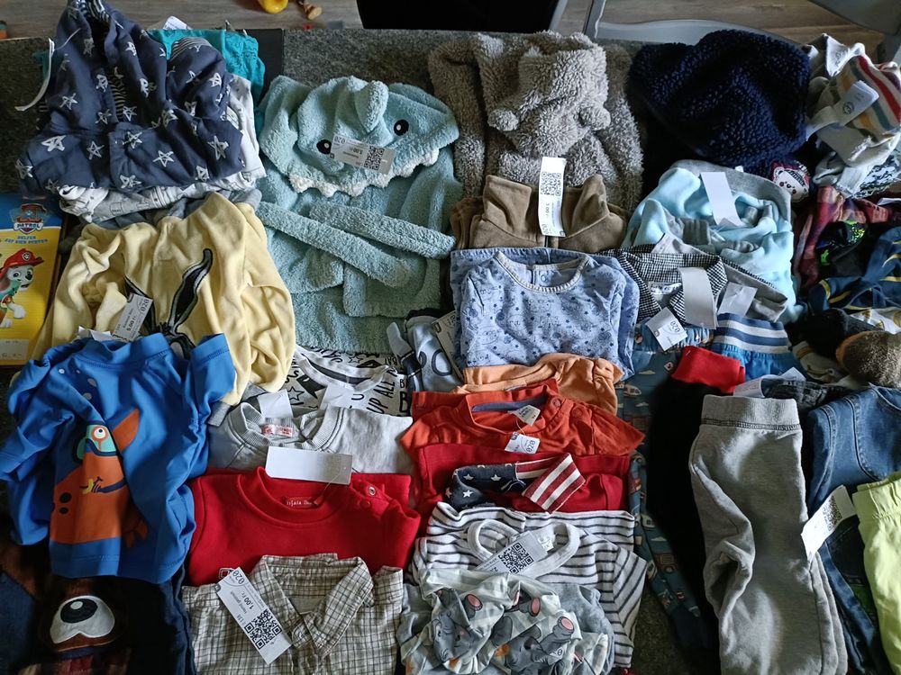 Ensembles coordonnés: Kleiderpacket Gr. 74 / 51 Teile – D'occasion à Tenniken par Pasci1990