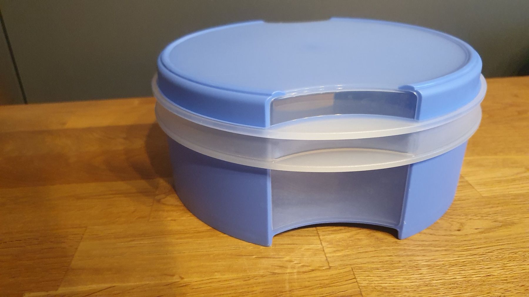 Tupperware Behälter & Ähnliches: Tupperware Keks/Vorratsdose mit Deckel Tuerkis – Gebraucht aus Laufenburg von megane1959