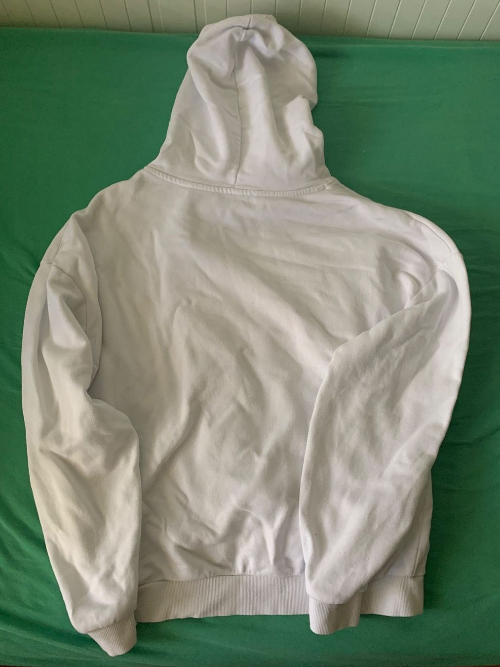 Maglioni & Felpe: Weisser Pullover mit Schriftzug – Usato da Laufen venduto da Jassi.quinn 2
