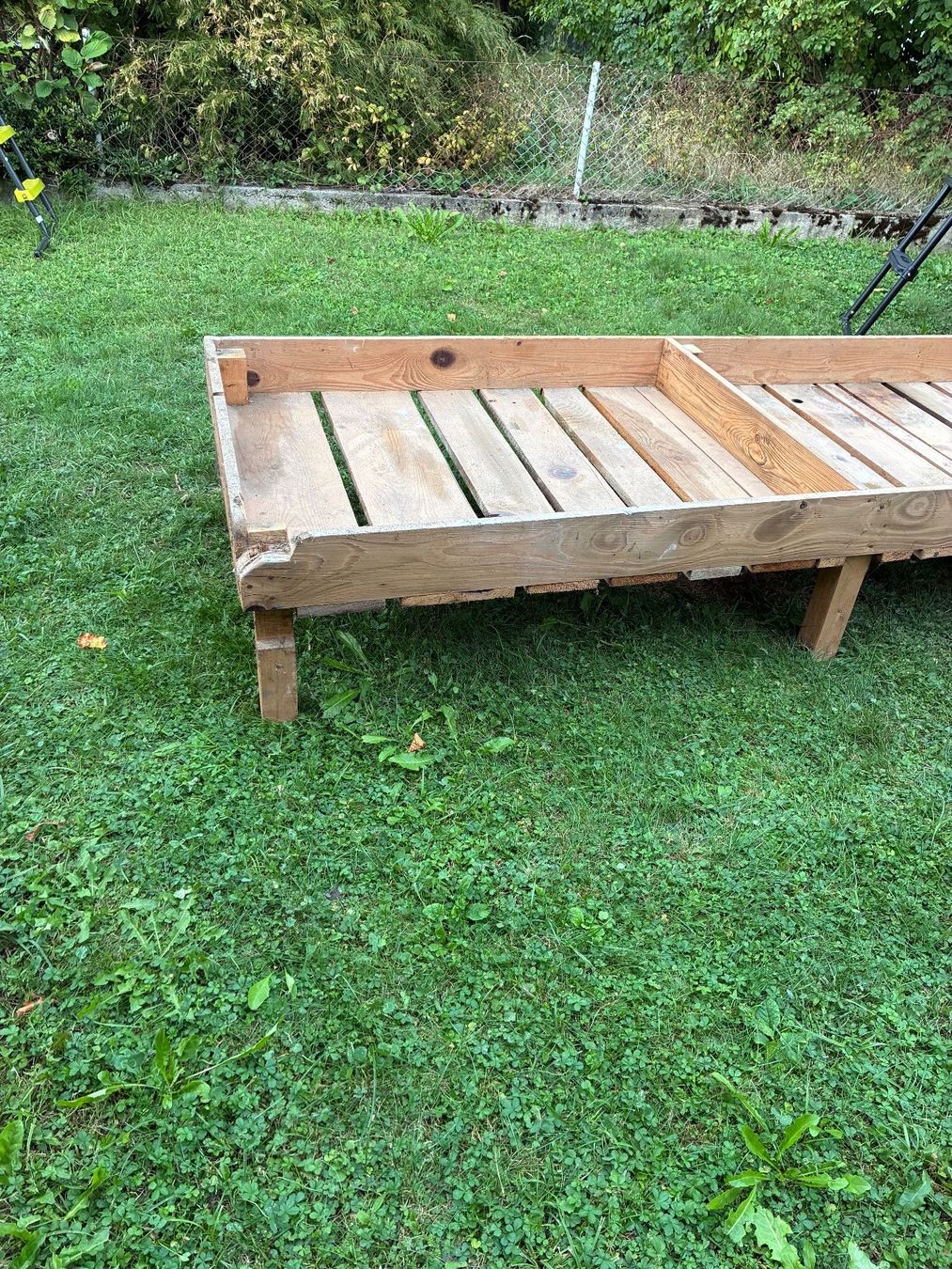 Articoli in legno: Holz Rahmen Blumen Unterstand – Usato da Cham venduto da mbe_f76y 1