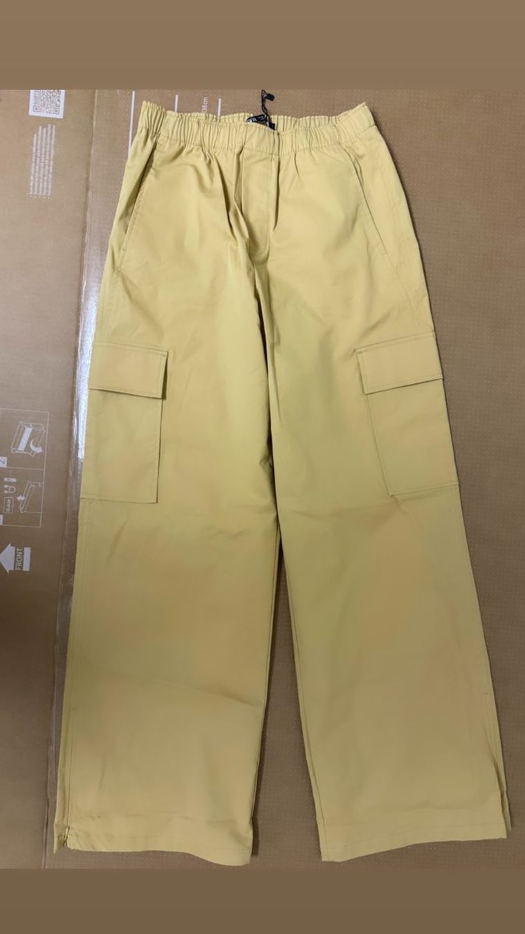 Zara Pantaloni: Zara pants – Nuovo e nell'imballaggio originale da Opfikon venduto da ari_7yn2 6