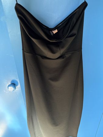 Schwarzes Cocktailkleid