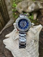 Neue elegante Damenarmbanduhr Quarz mit Zirkoniasteinen