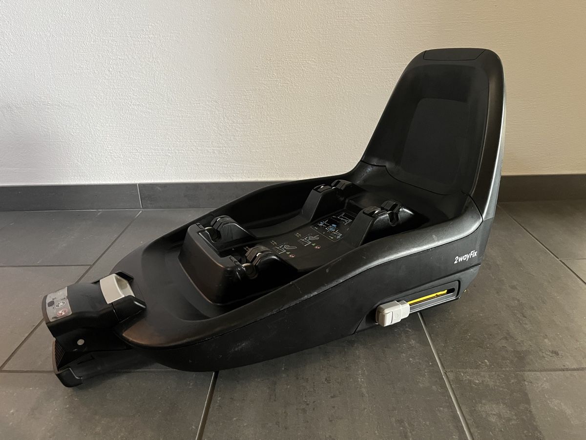 Maxi-Cosi Seggiolini per auto: Maxi Cosi 2way Pearl mit 2wayFix Station – Usato da Kleinandelfingen venduto da marco_85 4
