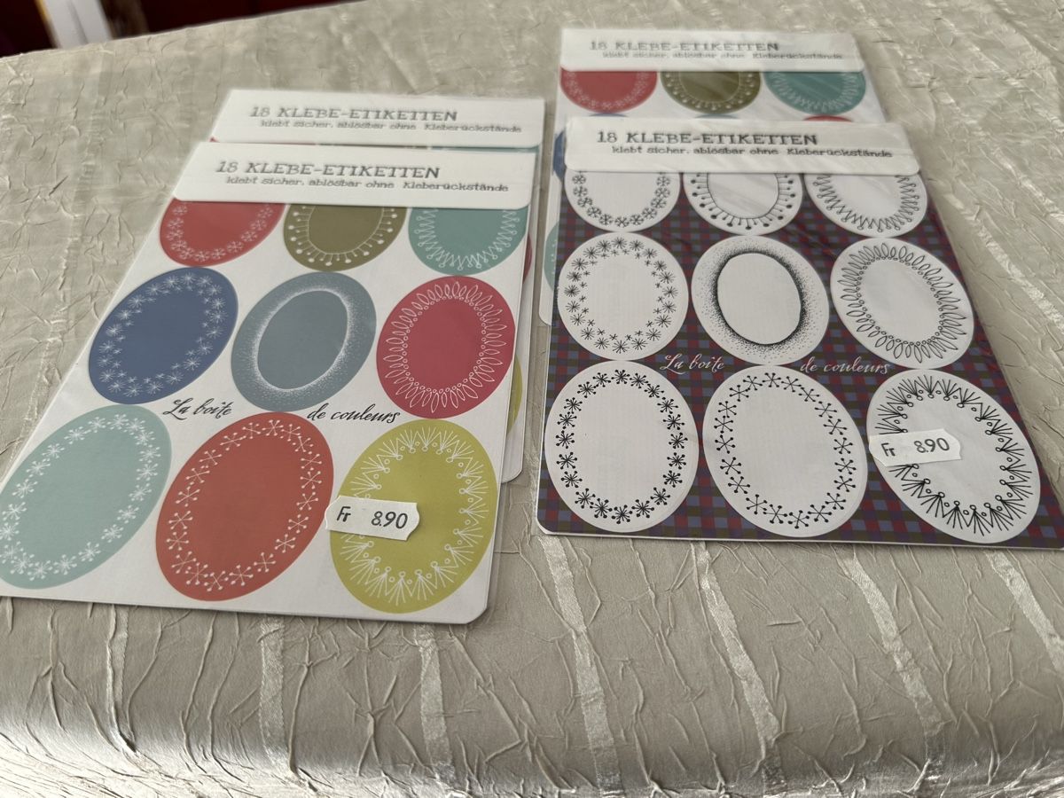 Aufkleber: Klebe-Etiketten – Neu und originalverpackt aus Chur von Jogiber7000 2