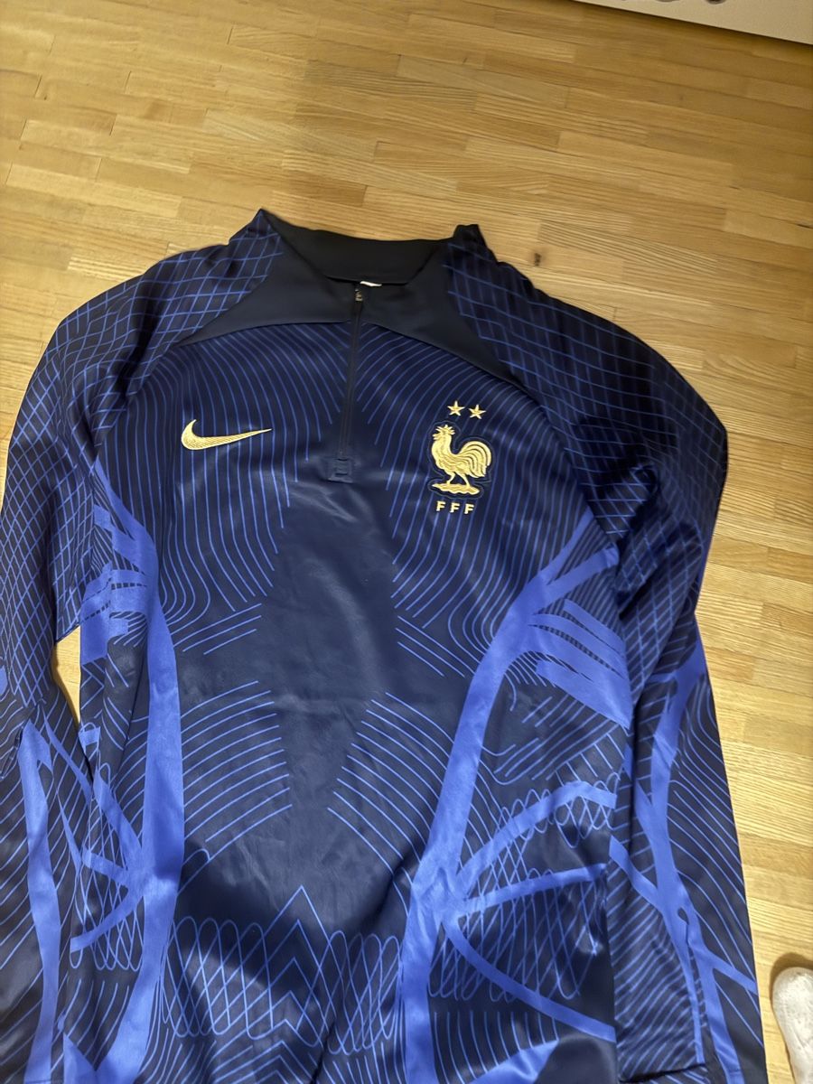 Nike Completi: Frankreich Trainingsanzug Grösse L – Usato da St. Gallen venduto da LeonMatteon1879 3