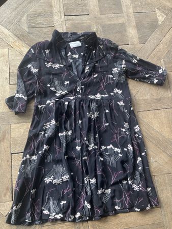 Ba&sh Kleid Gr.3, schwarz mit Blumenmuster, Herbst Look!