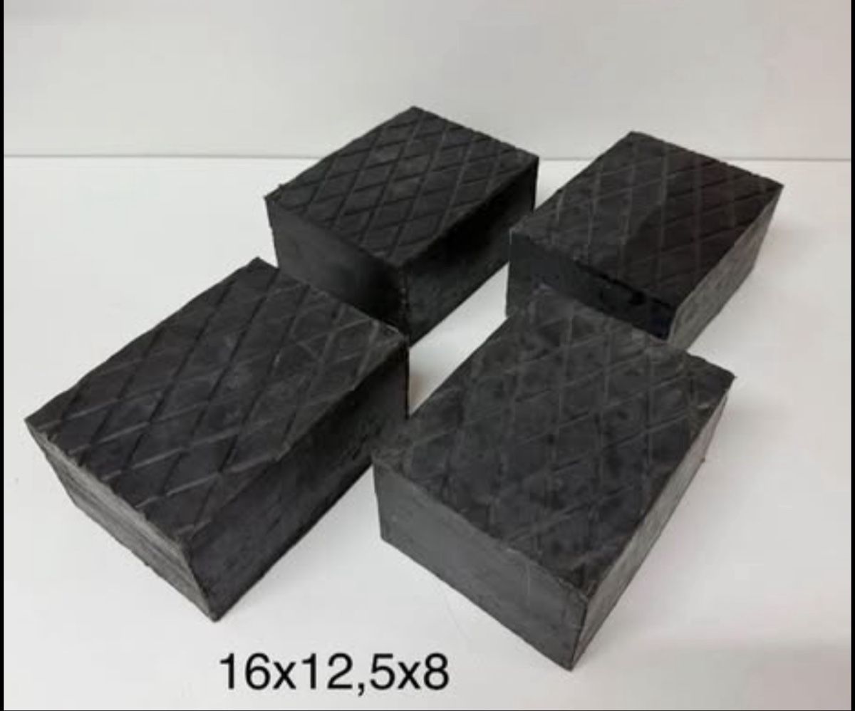 Piattaforme elevatrici: Hebebühnen Gummiauflagen Set – Nuovo (secondo la descrizione) da Gerlafingen venduto da sternrose
