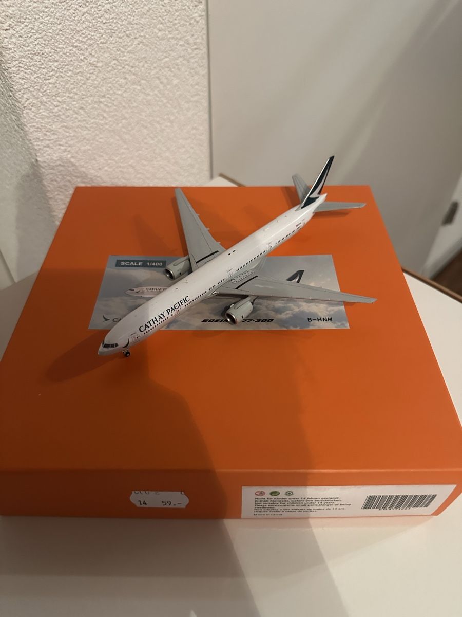 Boeing Kits de montage: Boeing 777-300 Cathay Pacific Jc Wings 1:400 – Neuf (Voir description) à Roggwil TG par Cessna1721 1