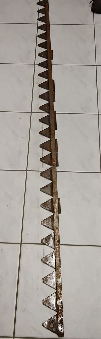 Aebi Alle Maschinen: Motormäher Messer zu Aebi AM. 20-1.9 Meter lang – Gebraucht aus Jonen von Brokk