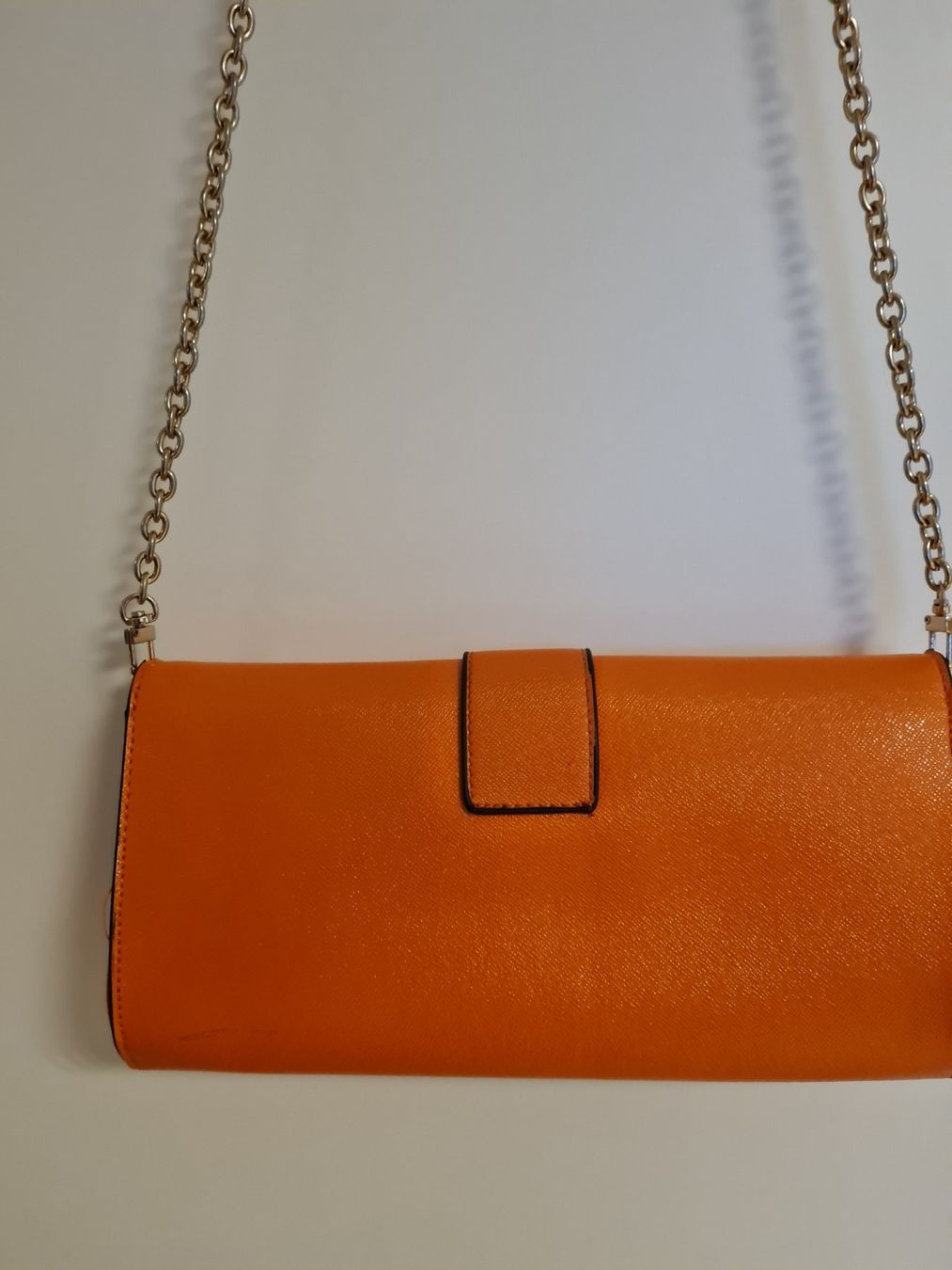 Taschen für Damen: CLUTCH UMHÄNGE TASCHE ORANGE GOLD – Gebraucht aus Steg im Tösstal von goldlionfree 3