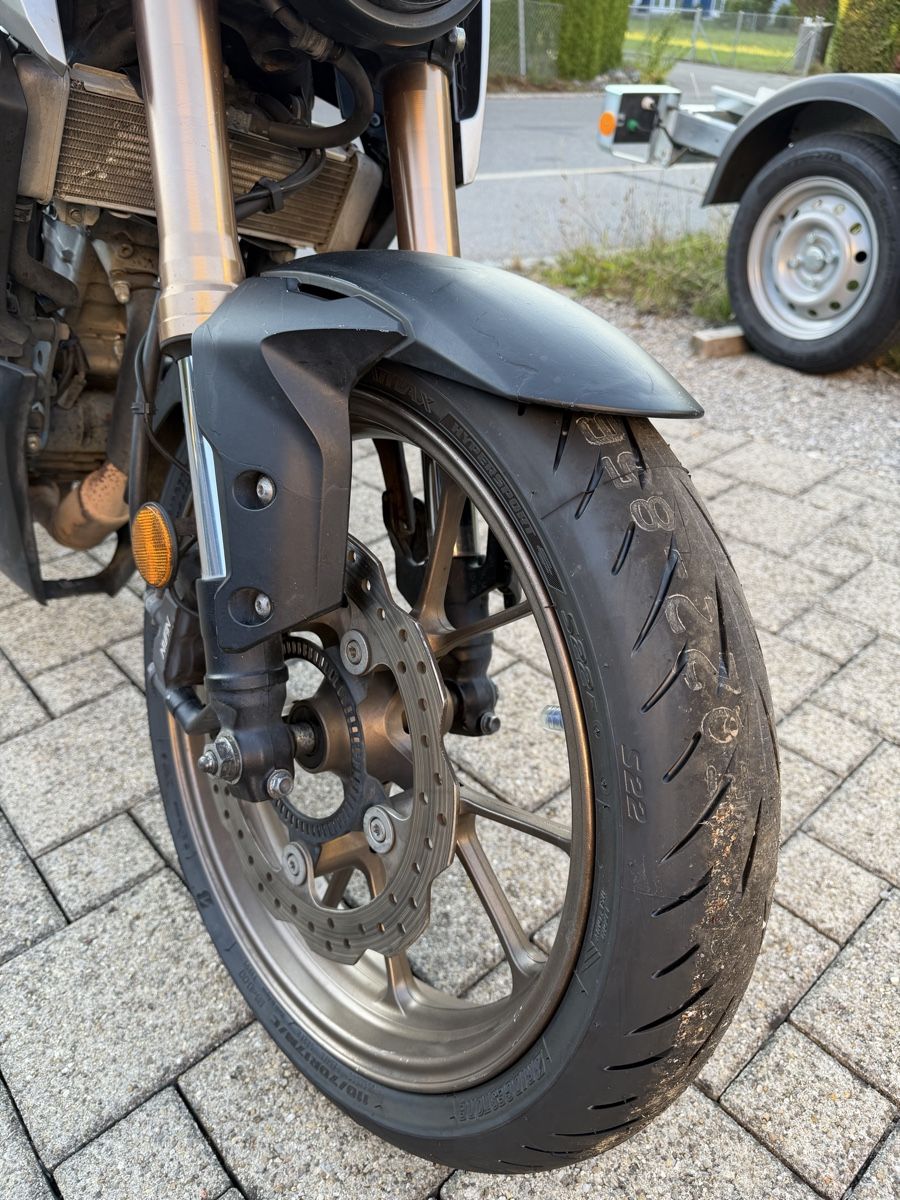 Honda Strasse: Honda CB125R Defekt – Defekt aus Appenzell von B-Quick 4