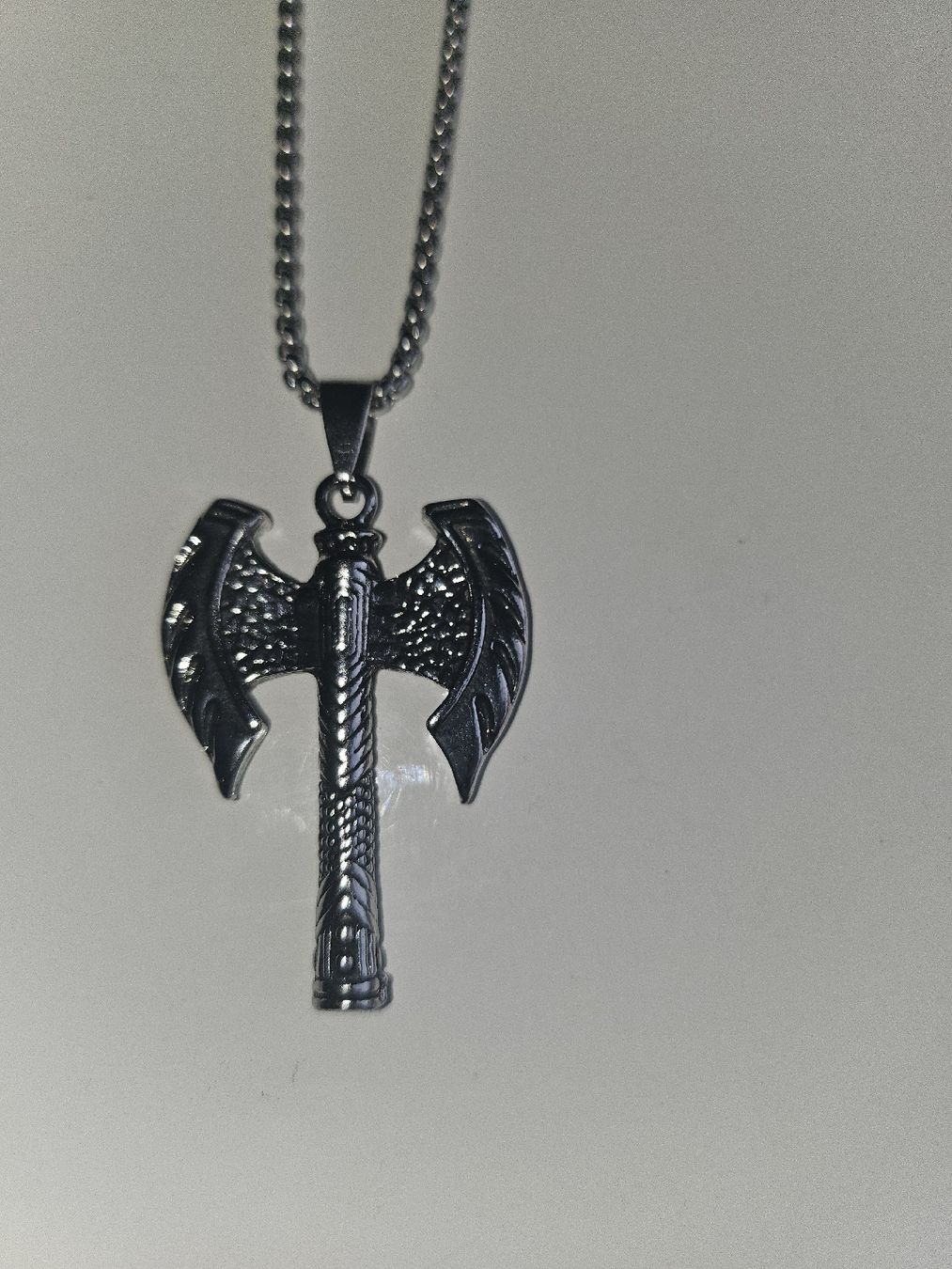 Catenine: collier hache double tranchant – Nuovo (secondo la descrizione) da Senèdes venduto da hen_fw8b