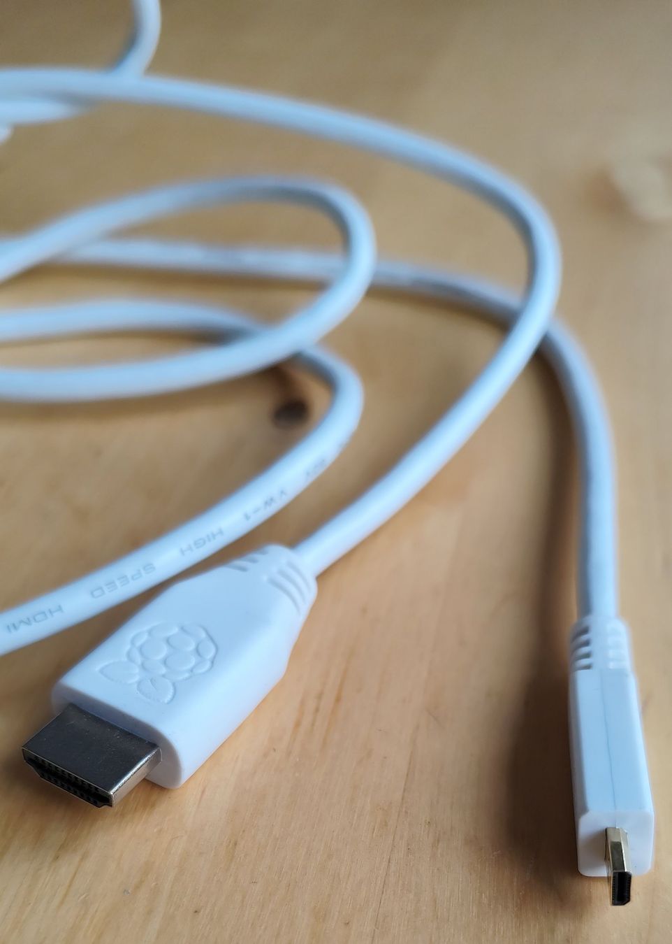 Raspberry Pi PCs: Raspberry Pi 400 MINI-PC, Netzteil & HDMI – Neu (gemäss Beschreibung) aus Romanshorn von eRRbse 8