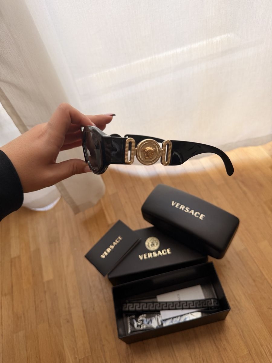 Versace Brillen & Gläser: Lunette de soleil noir Versace  – Neu (gemäss Beschreibung) aus Le Lignon von Ana2831 3
