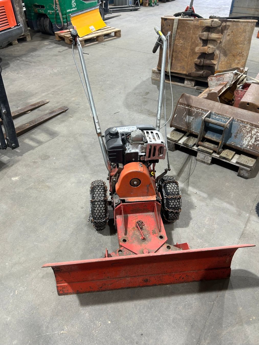 Sgombero neve: UNIVERSAL Schneefräse / Schneeräumer mit Benzinmotor – Usato da Grüningen venduto da Werk89.zuerich
