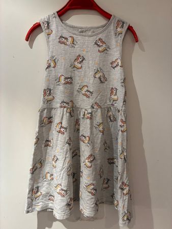 Schönes Kleid Gr. 128