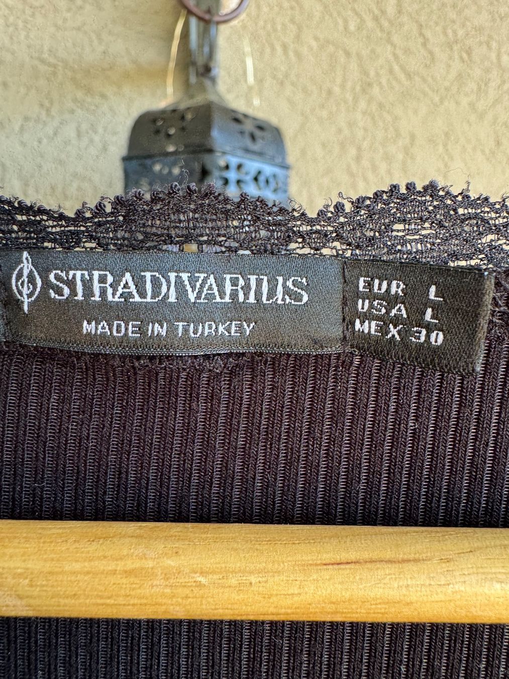 Stradivarius Top: Stradivarius langarmtop mit spitze Gr.l – Usato da Thun venduto da Iriska77 1