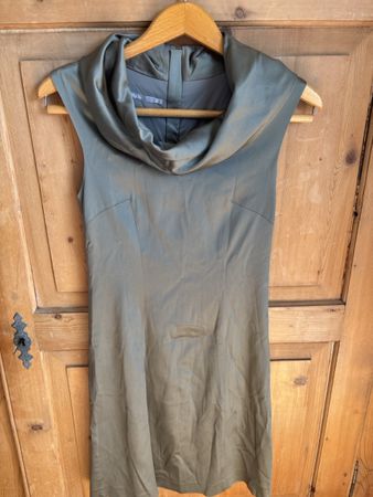 Kleid Damen dunkelgrün Grösse 36 neuwertig