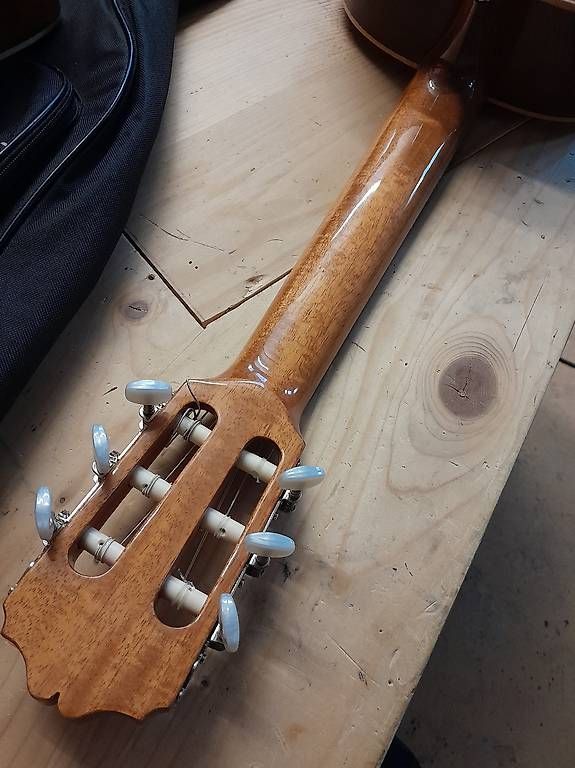 Strumenti musicali: Guitar clasique enfant – Usato da Lausanne venduto da EdwinBOSU 3