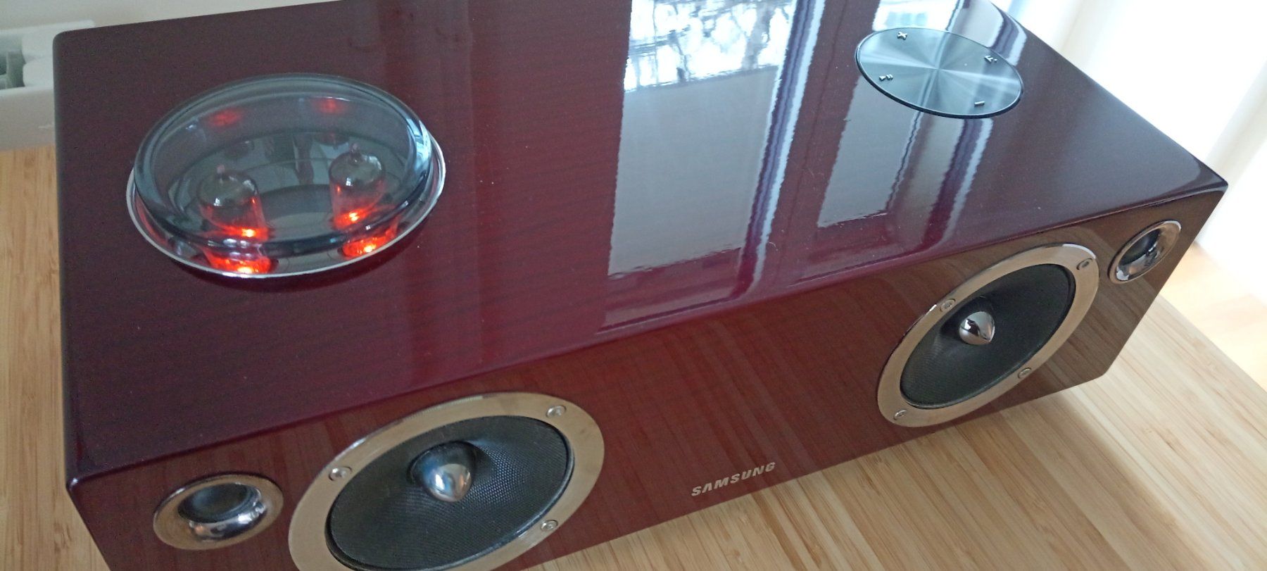 Samsung Docking station: Samsung DA-E750 Dock Bluetooth / Apple Airplay Lautspreche – Difettoso da Zürich venduto da lps7845 4