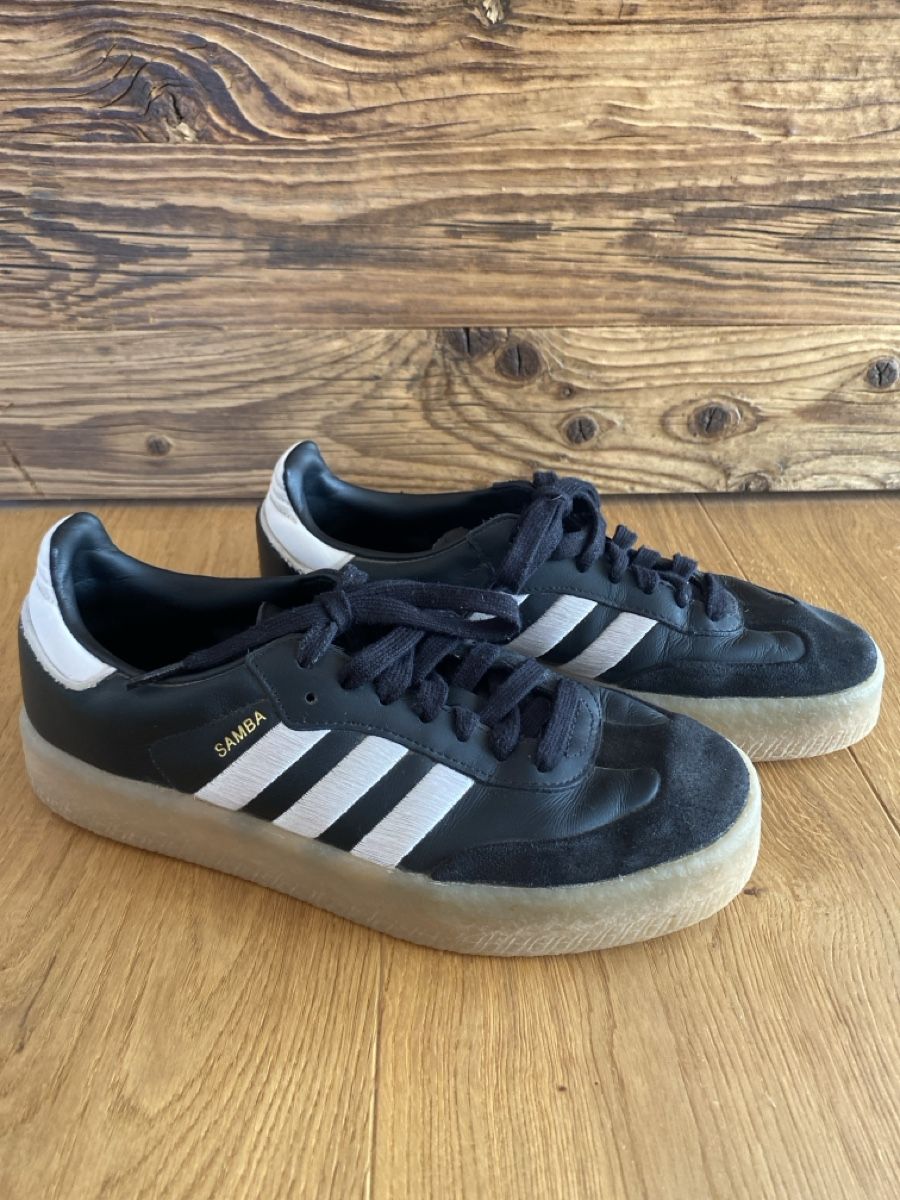 Adidas Damenschuhe: Baskets Adidas Samba T. 39 1/3 – Gebraucht aus Riaz von lae_w8v5