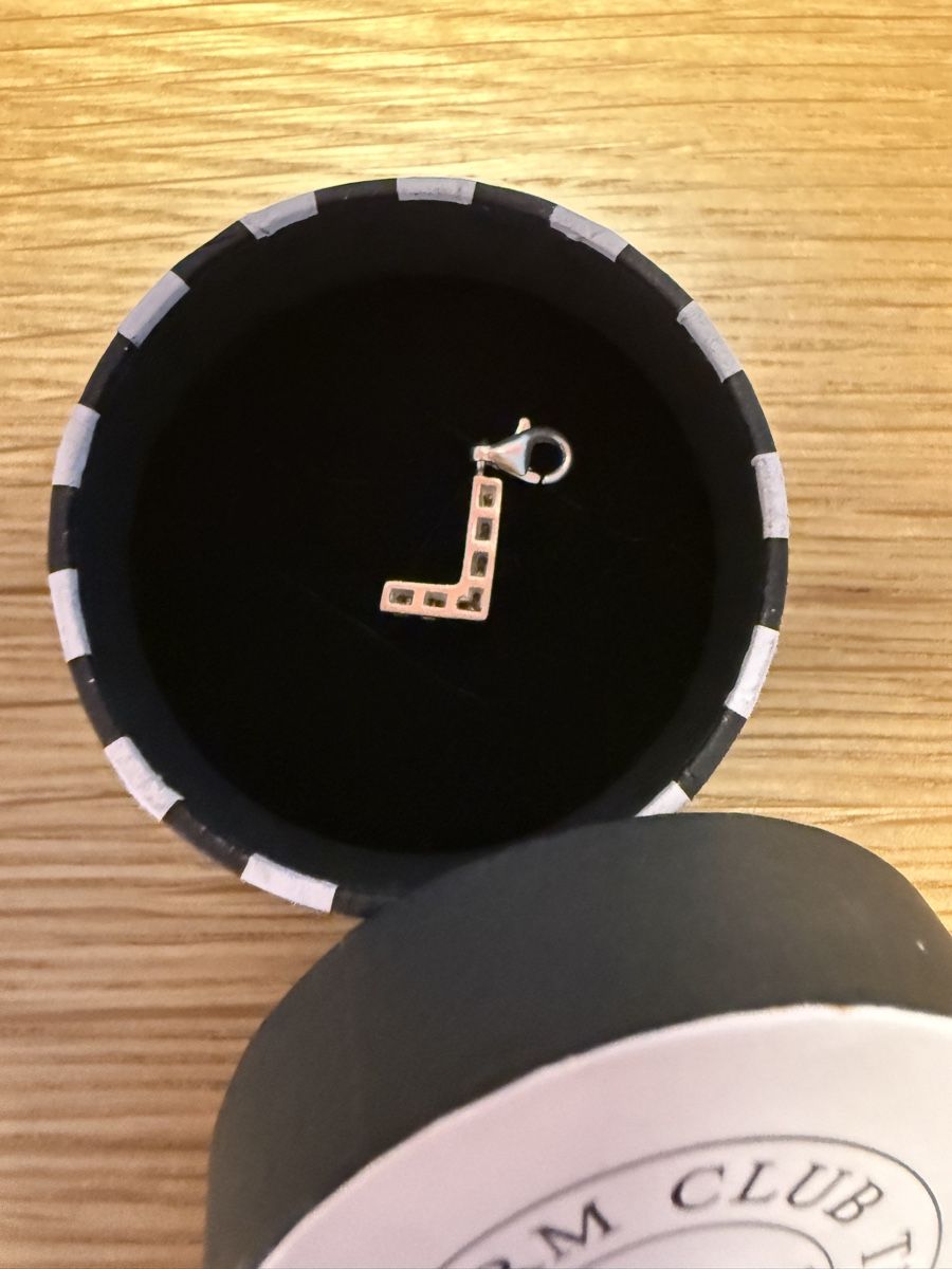 Thomas Sabo Anhänger: Thomas Sabo Buchstabe L mit Steine Charm – Gebraucht aus St. Gallen von lau_5ffy 1