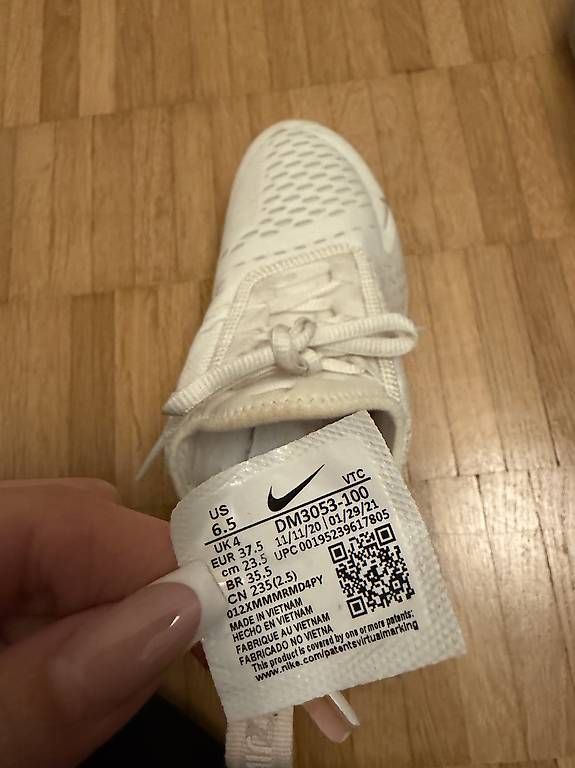 Scarpe da donna: Sportschuhe – Usato da Wallisellen venduto da hug_pf77 2