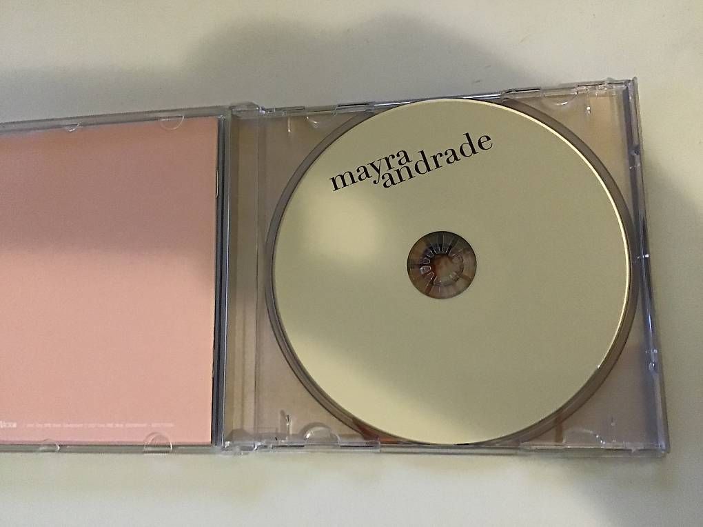 CDs: mayra andrade: navega [CD] – Gebraucht aus Zürich von audn 2